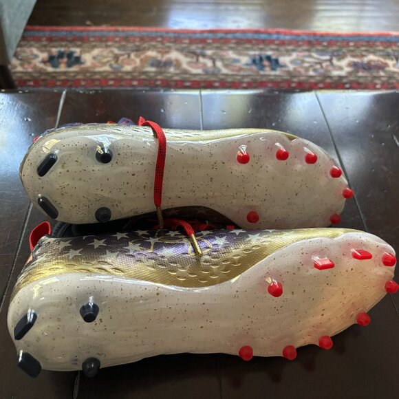 Athletic_Shoes